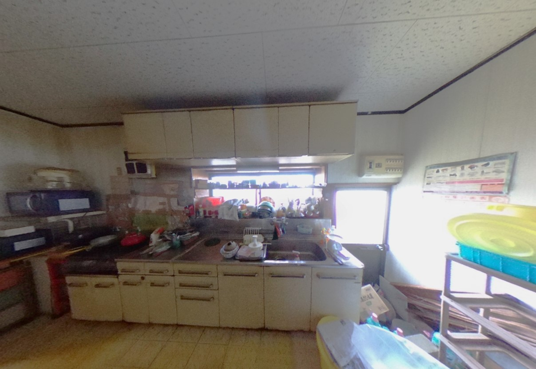 壁付けキッチンだった施工前の台所と築40年住宅の内装